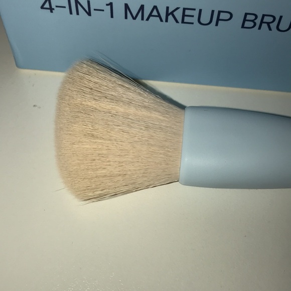 ALLEYOOP Multi-tasker 4 in 1 Makeup Brush - Picture 2 of 7